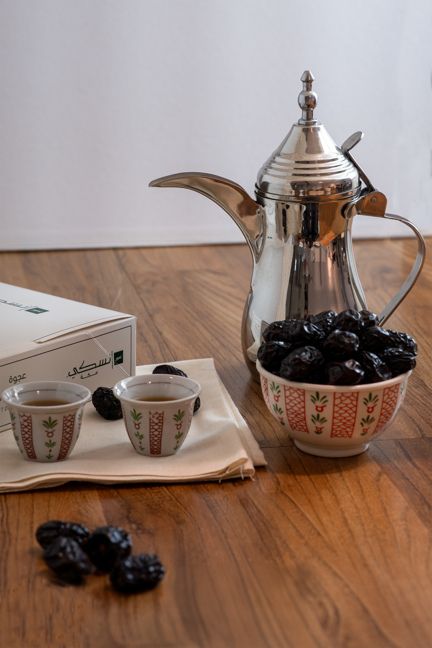 Premium Ajwa Dates from Madinah Farms - (7 Dates)