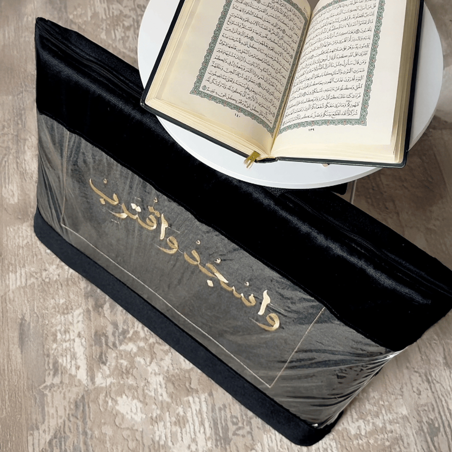 Foldable Prayer Mat Embroidered with Wasjud Waqtarib - Black - Nusuki SA