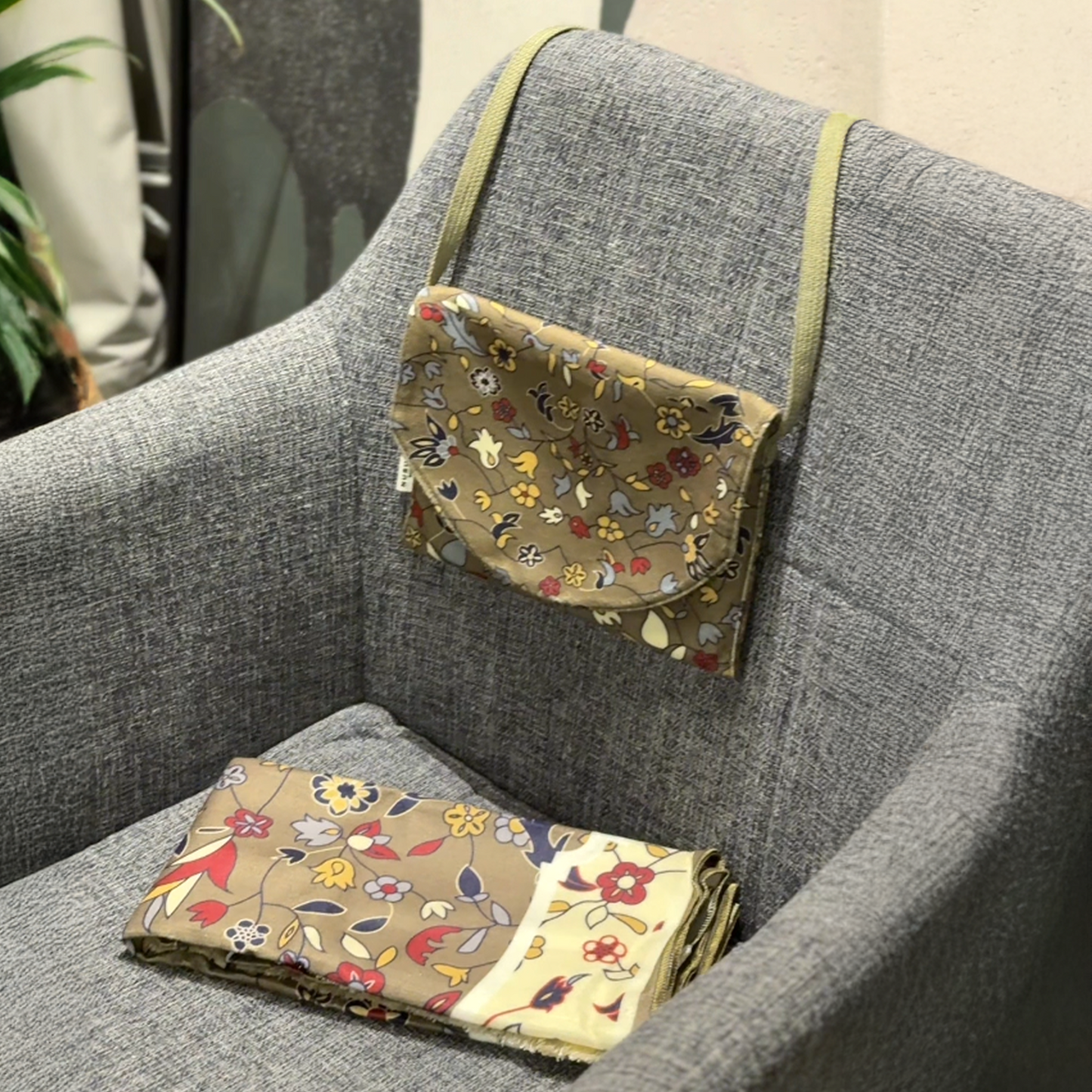 سجادة سفر الروضة الخضراء مع حقيبة