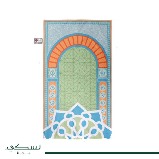 سجادة صلاة مطبوعة بأشكال هندسية.