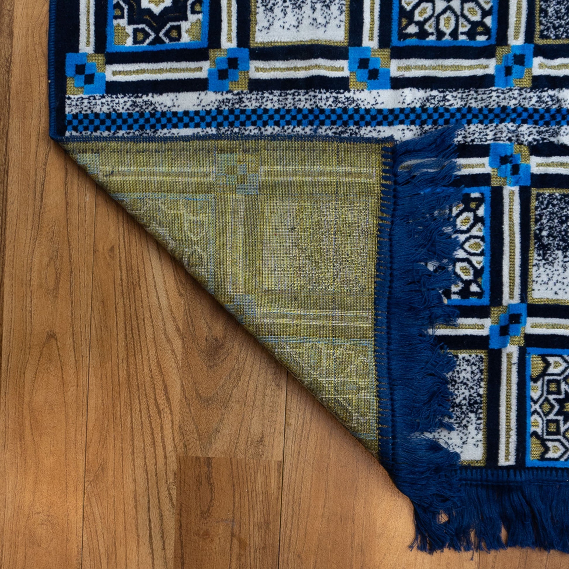 Al Mutamayiza XL Prayer Mat Blue - Nusuki SA