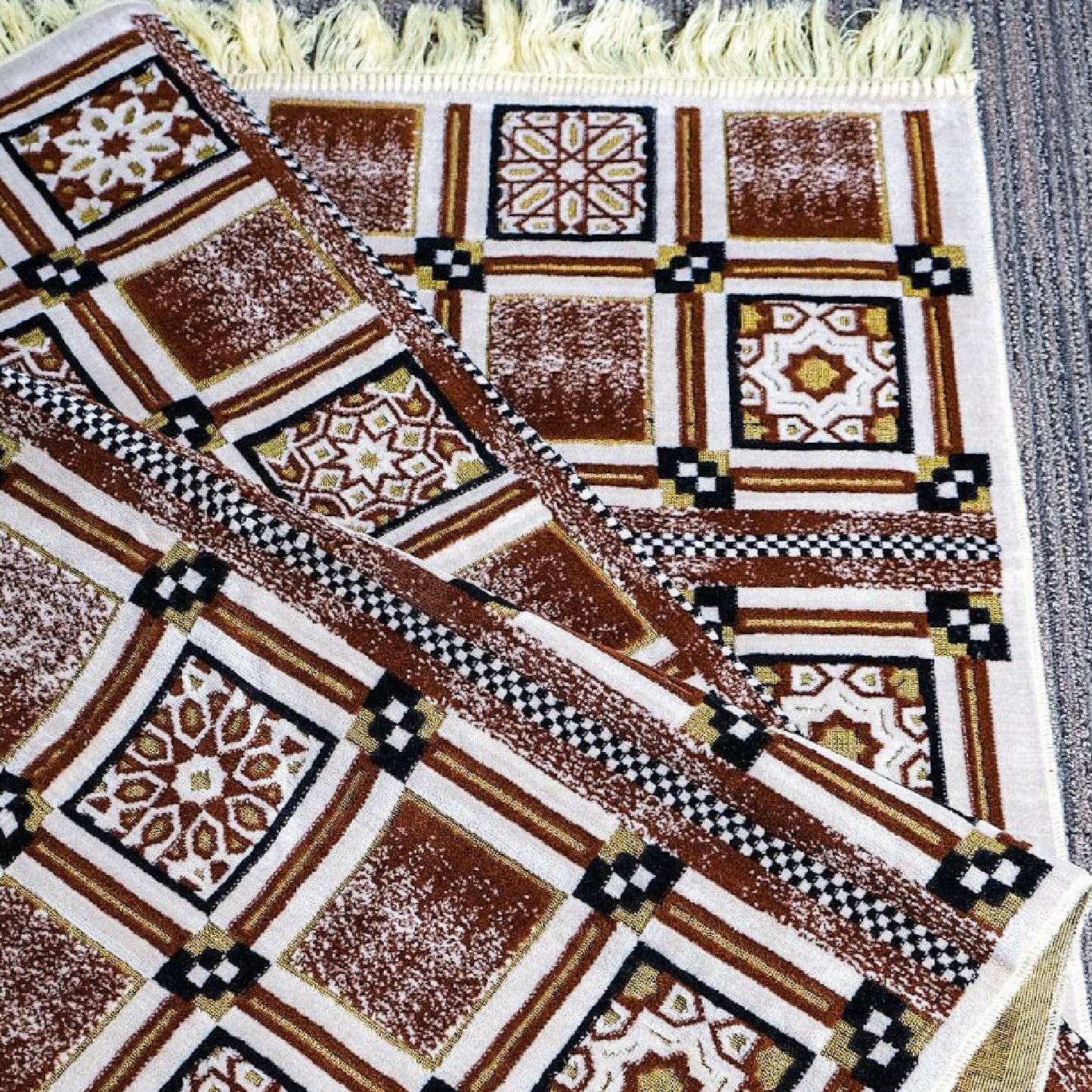 Al Mutamayiza XL Prayer Mat Brown - Nusuki SA
