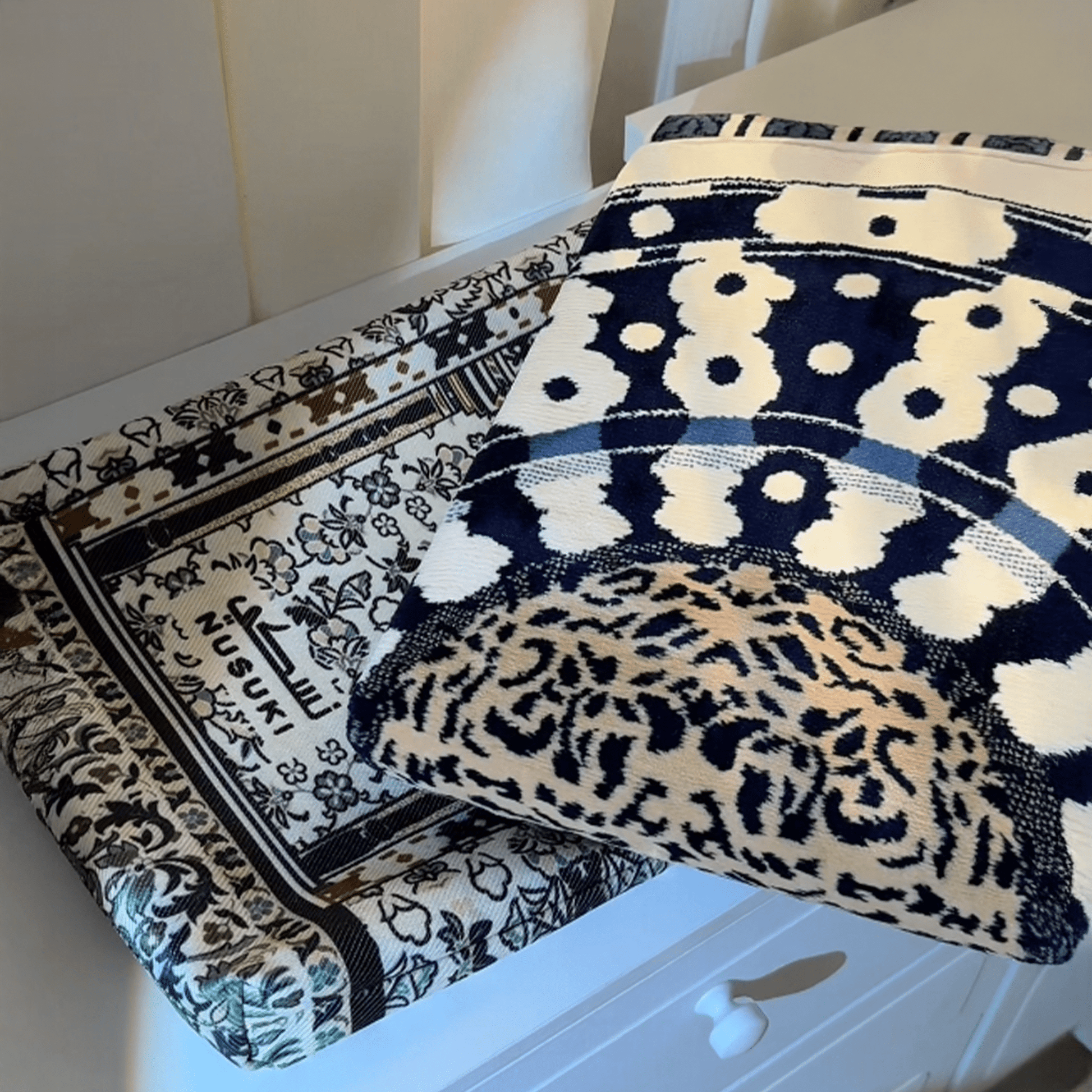 Prophet's Mihrab Padded Prayer Mat Arched with Handbag - Nusuki SA