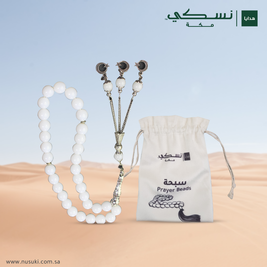 حبات الأحجار الكريمة البيضاء